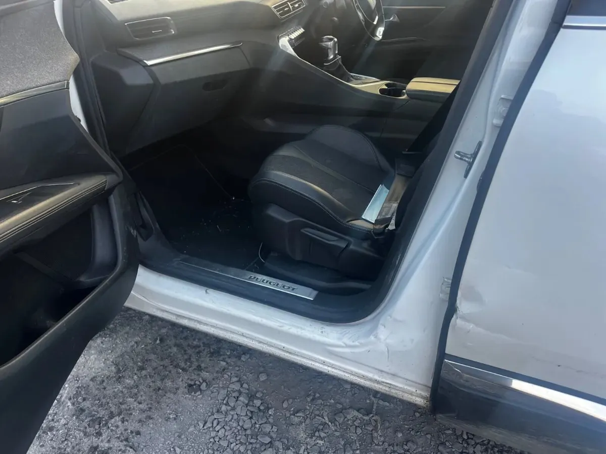 19 Peugeot 3008 1.5 diesel Gt line - Image 3