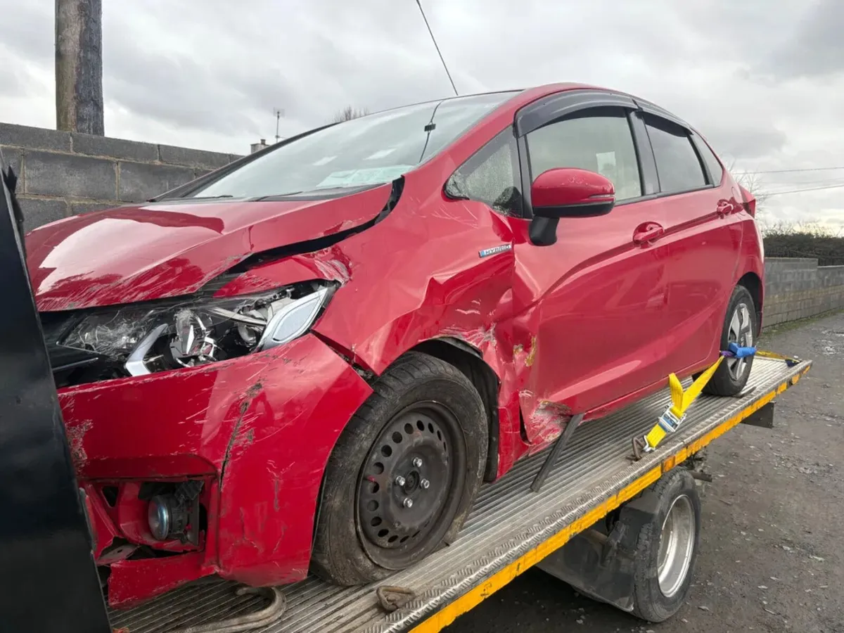 2014 Honda Fit 1.5 Hybrid - Image 2