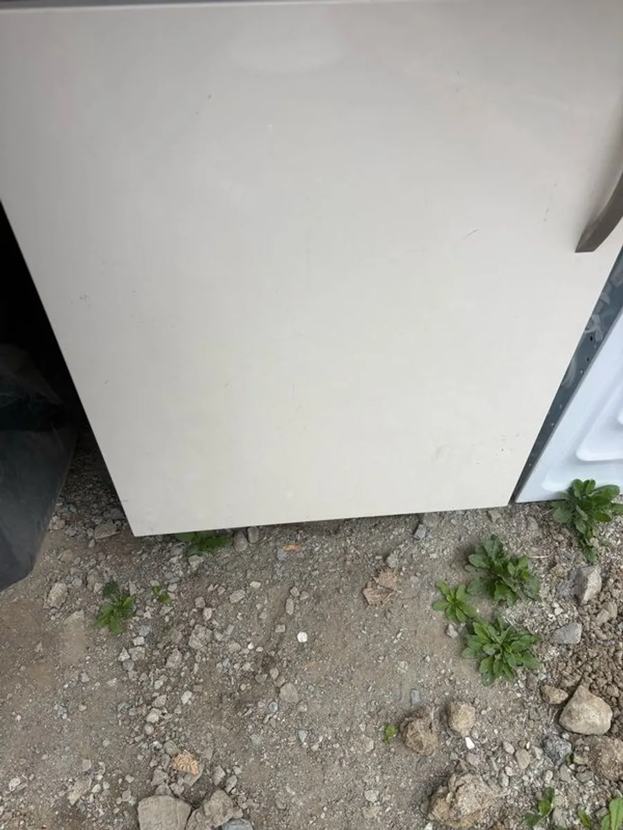 CANDY (not Belo)  integrated undercounted fridge with freezer - Image 1