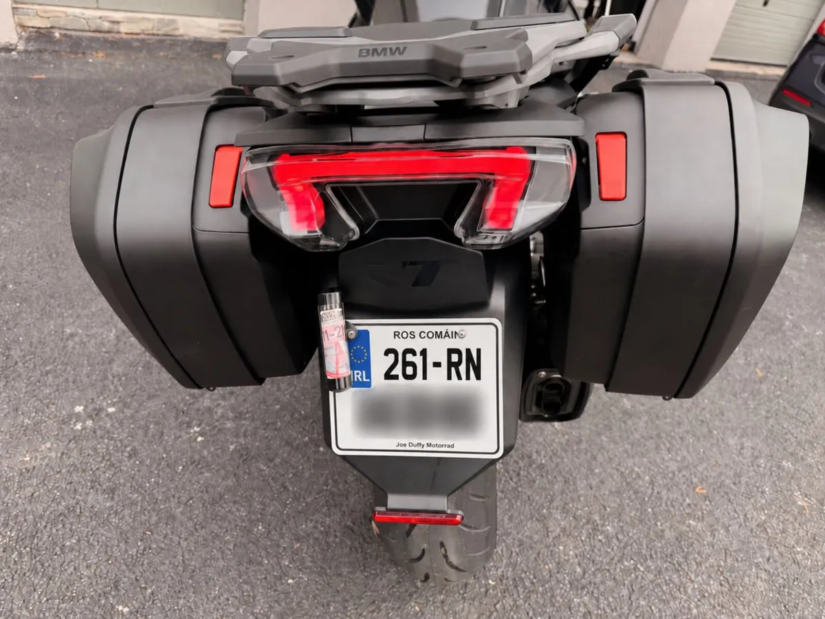 2026 BMW R1300RT TRIPLE BLACK | 2100 KM - Image 4
