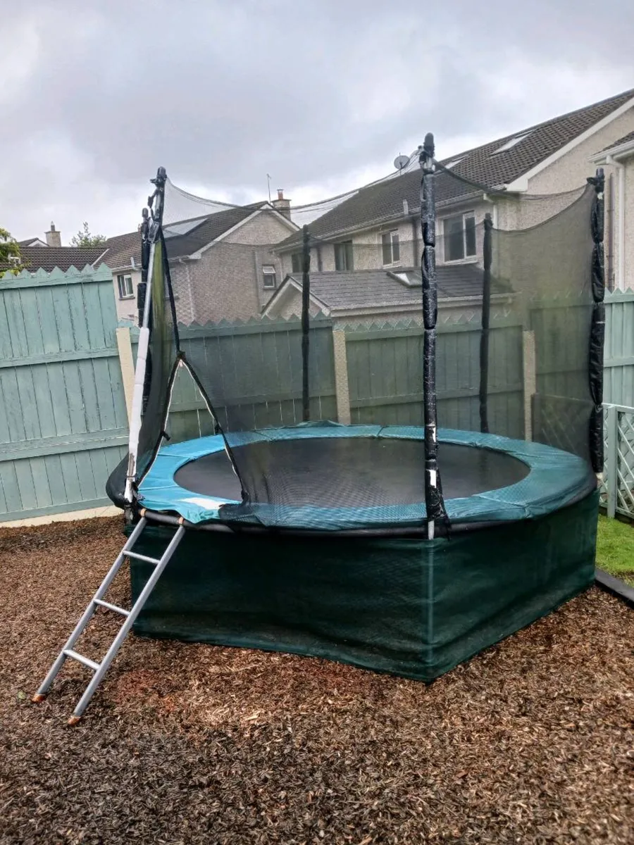 Free trampoline - Image 1
