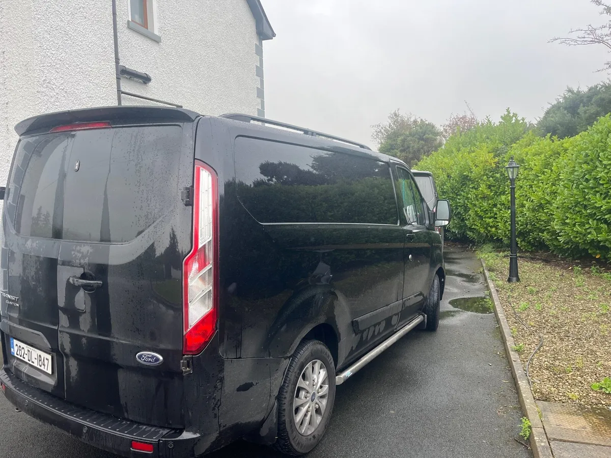 van - Image 2