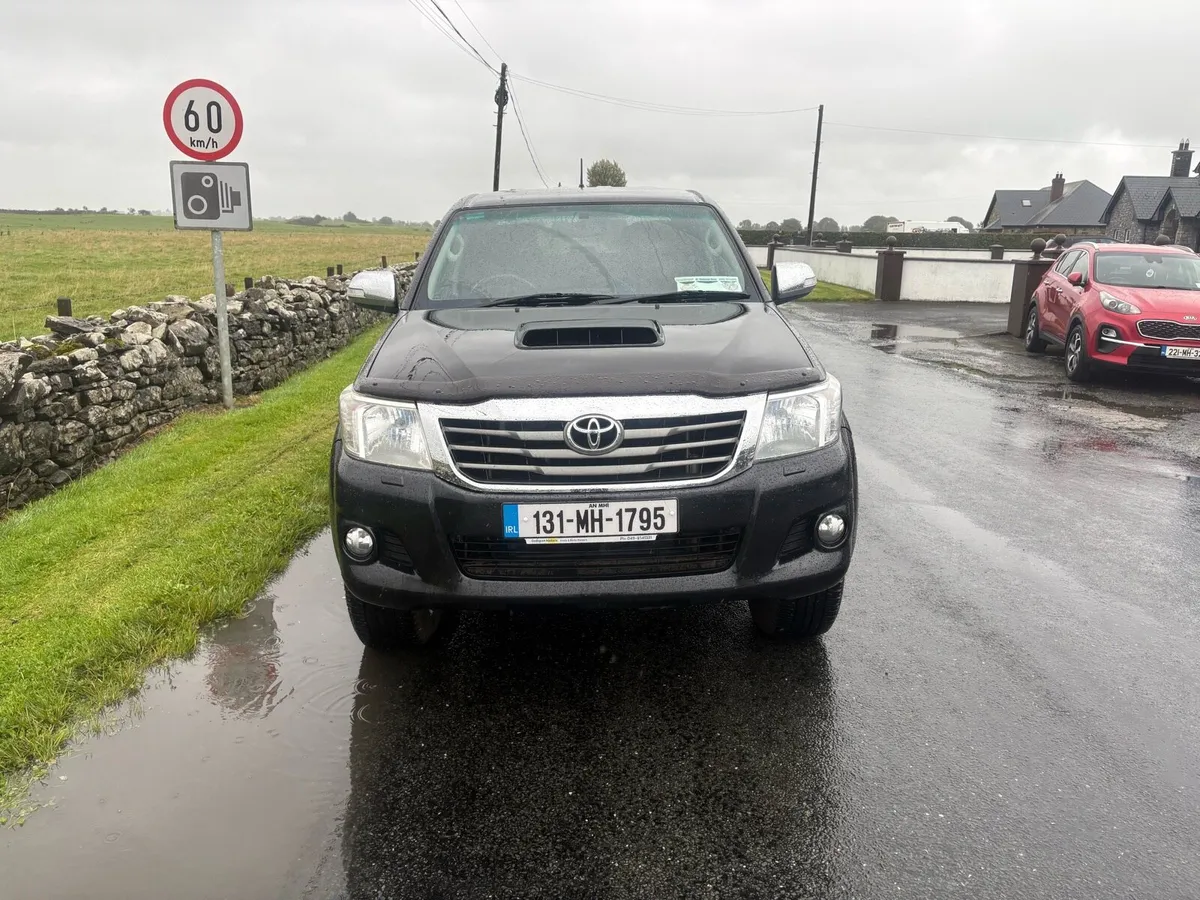 2013 toyota hilux 3.0 invincible - Image 2