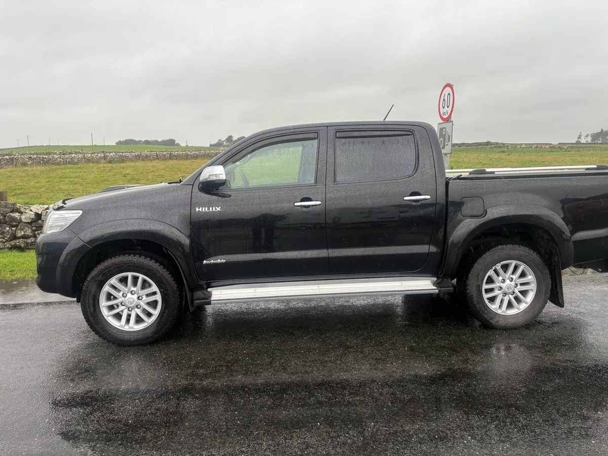 2013 toyota hilux 3.0 invincible - Image 4