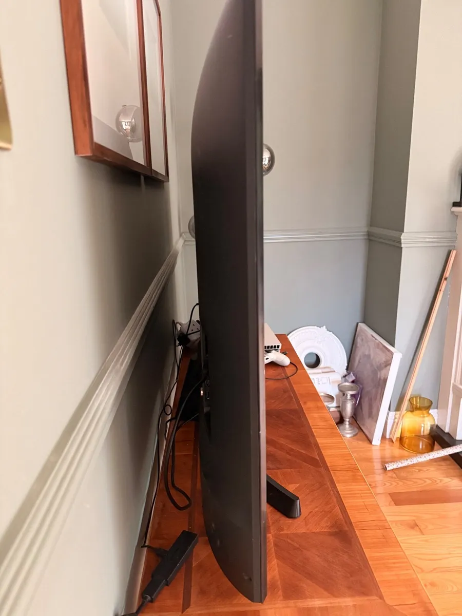 LG 55 inch TV - Image 3