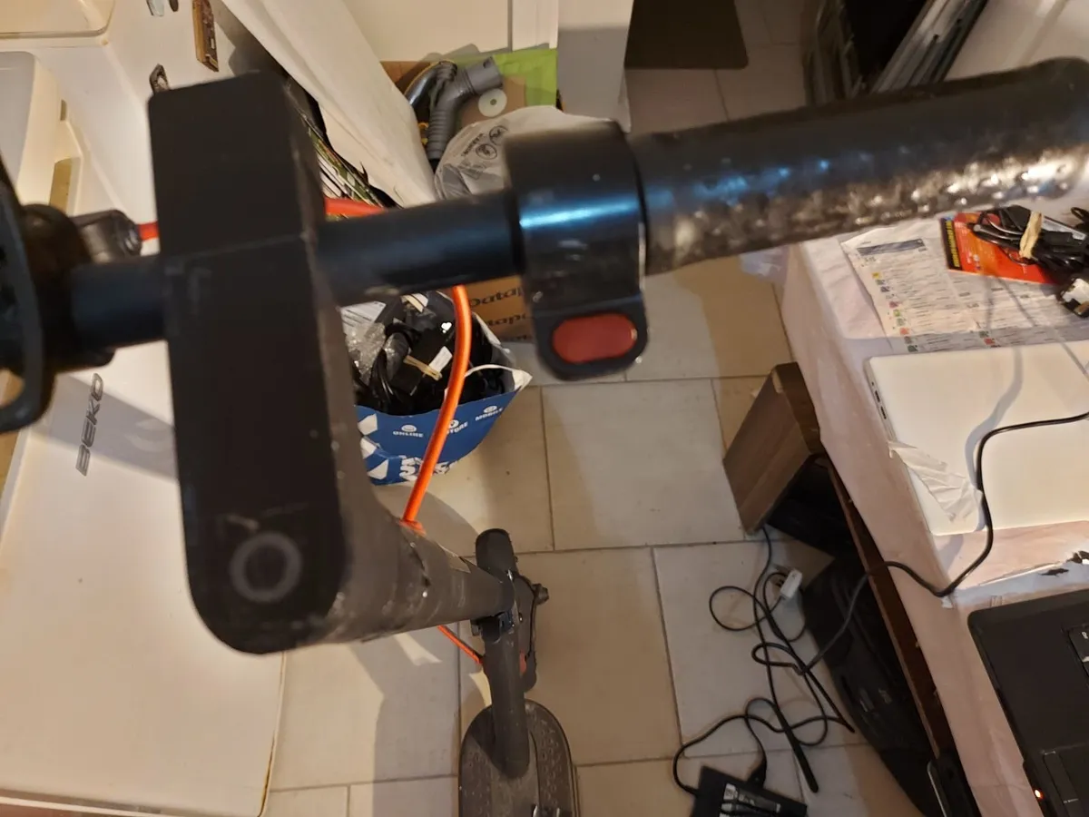 Electric Scooter, Charger missing - Image 4