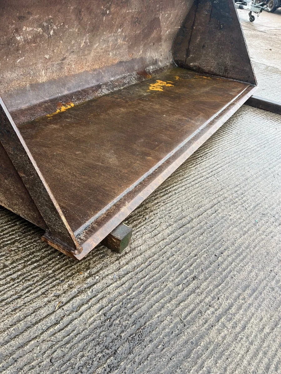 Pin and cone heavy duty loader bucket - Image 3