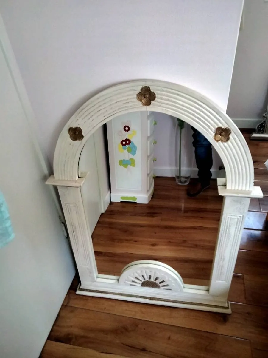 Arched Wall Mirror - Image 3