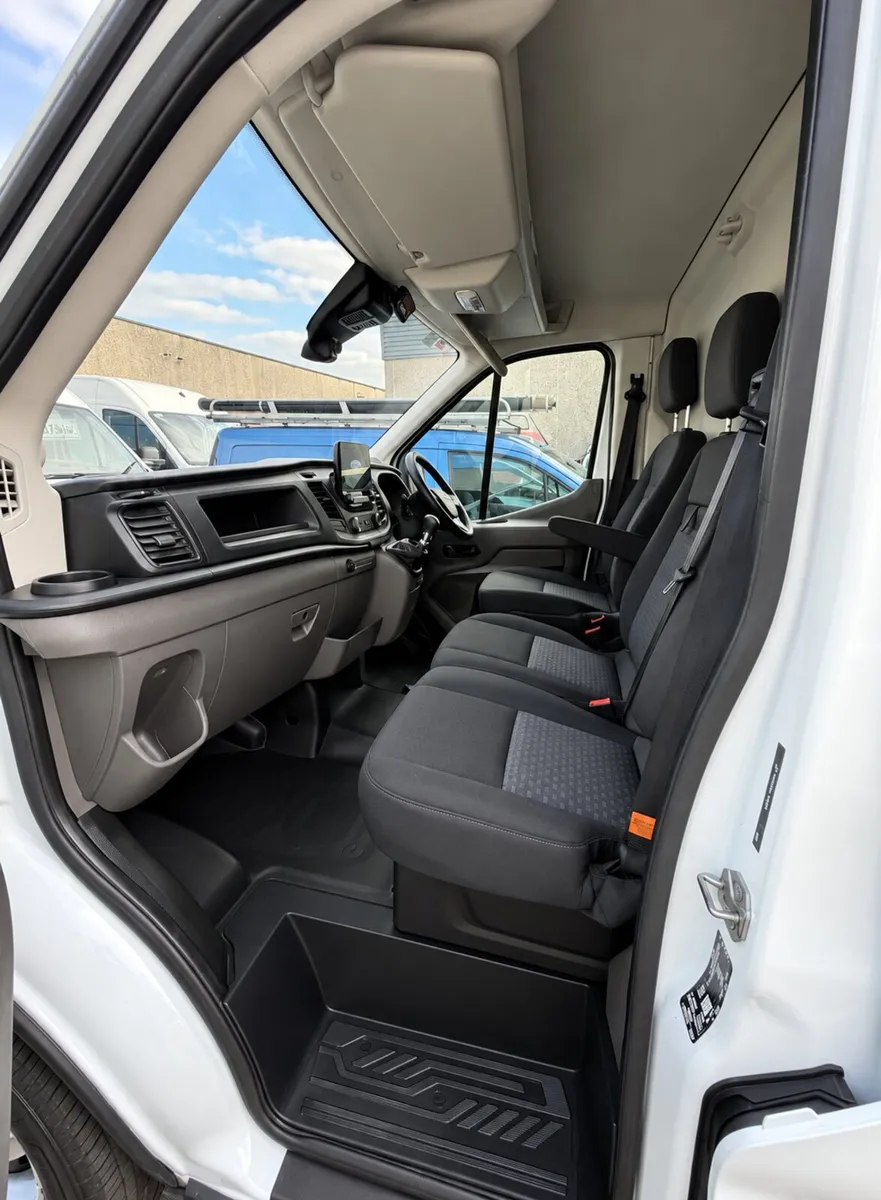 2021 Ford Transit Fridge Van 72,000km Trend - Image 2