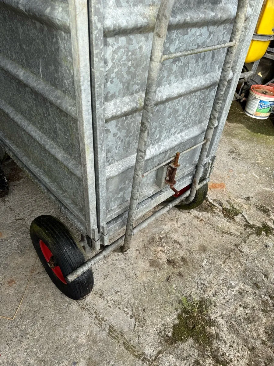 O’Donnell Engineering Galvanised Calf Transporter - Image 2