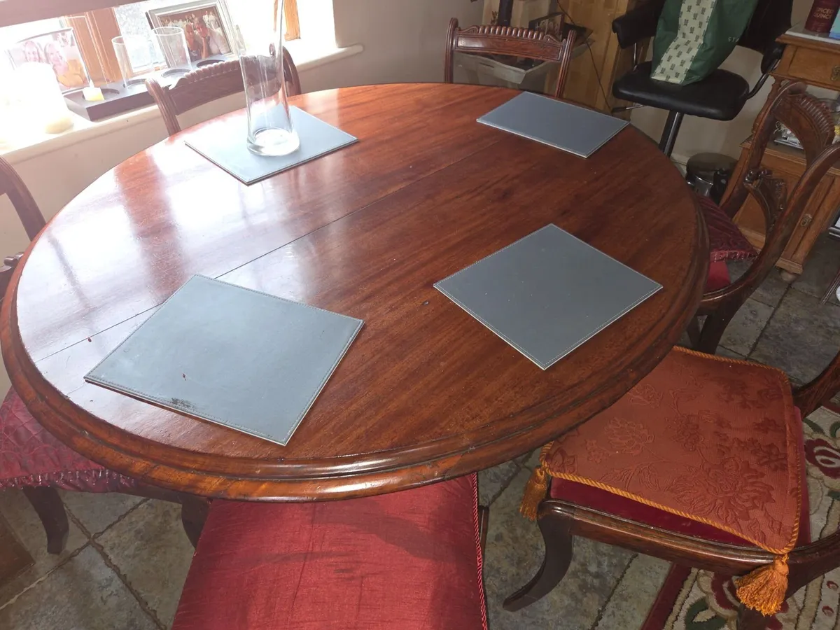 Dining table - Image 1