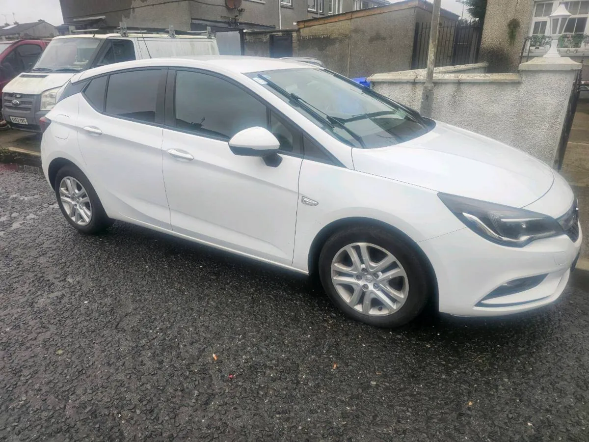 Opel Astra van 2019 - Image 1