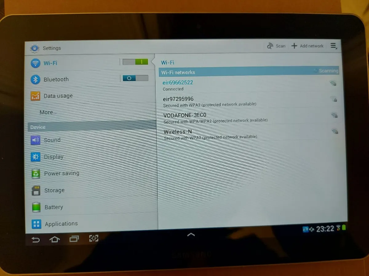 2 x Samsung Galaxy Tab 2 Tablets, 1 Black. 1 White - Image 3
