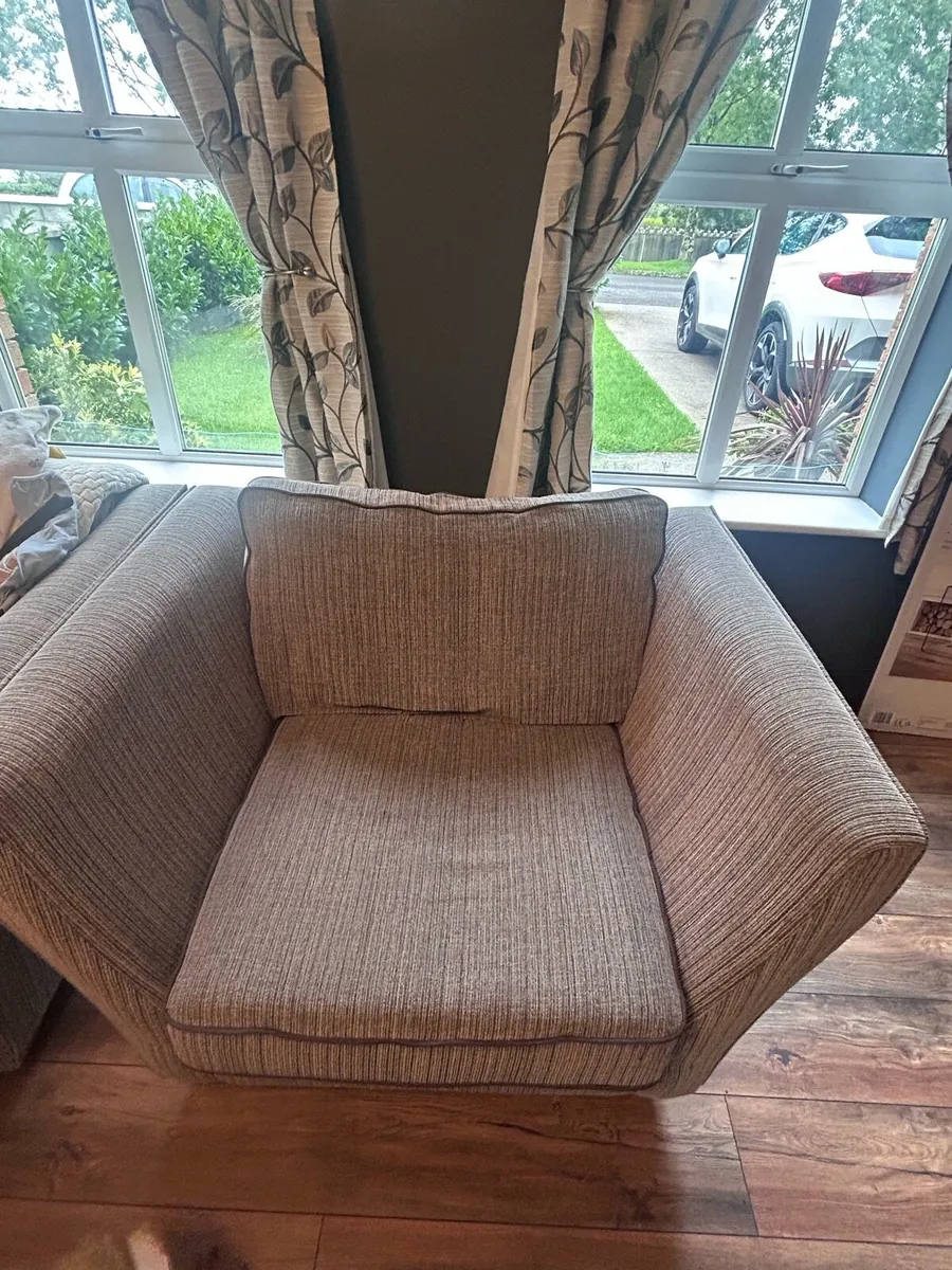 Armchair - Image 1