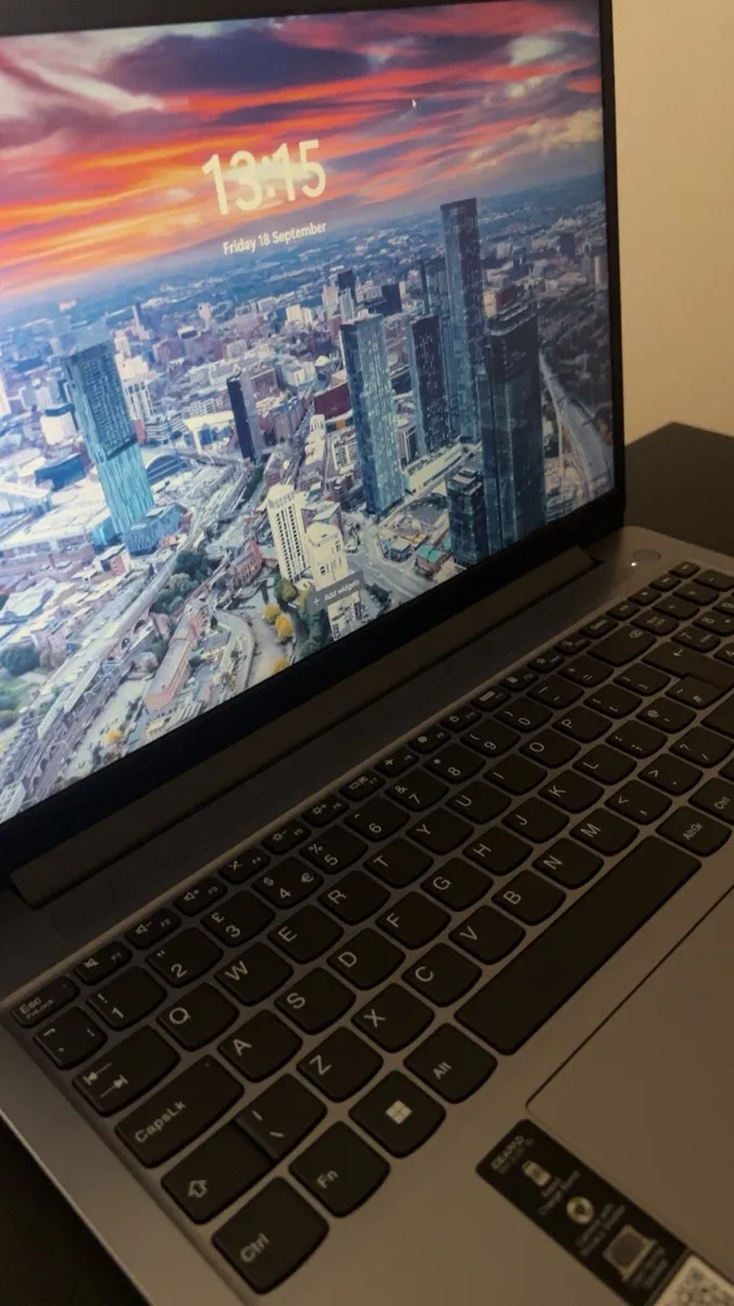 Lenovo laptop - Image 4