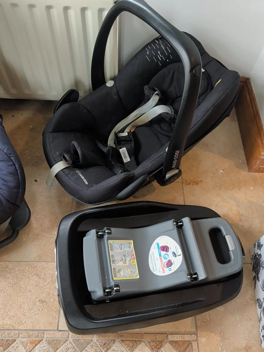 Baby seats - Image 1