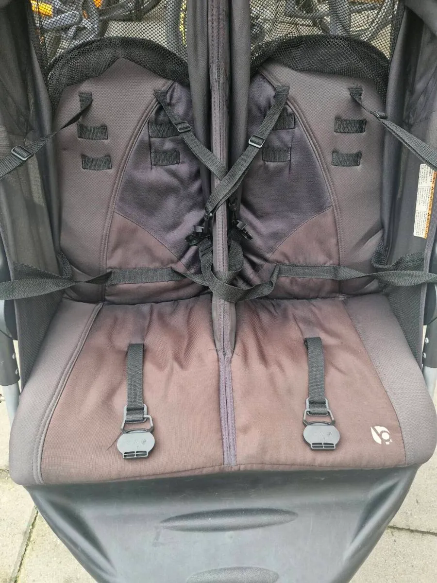 Double jogging stroller - Image 2
