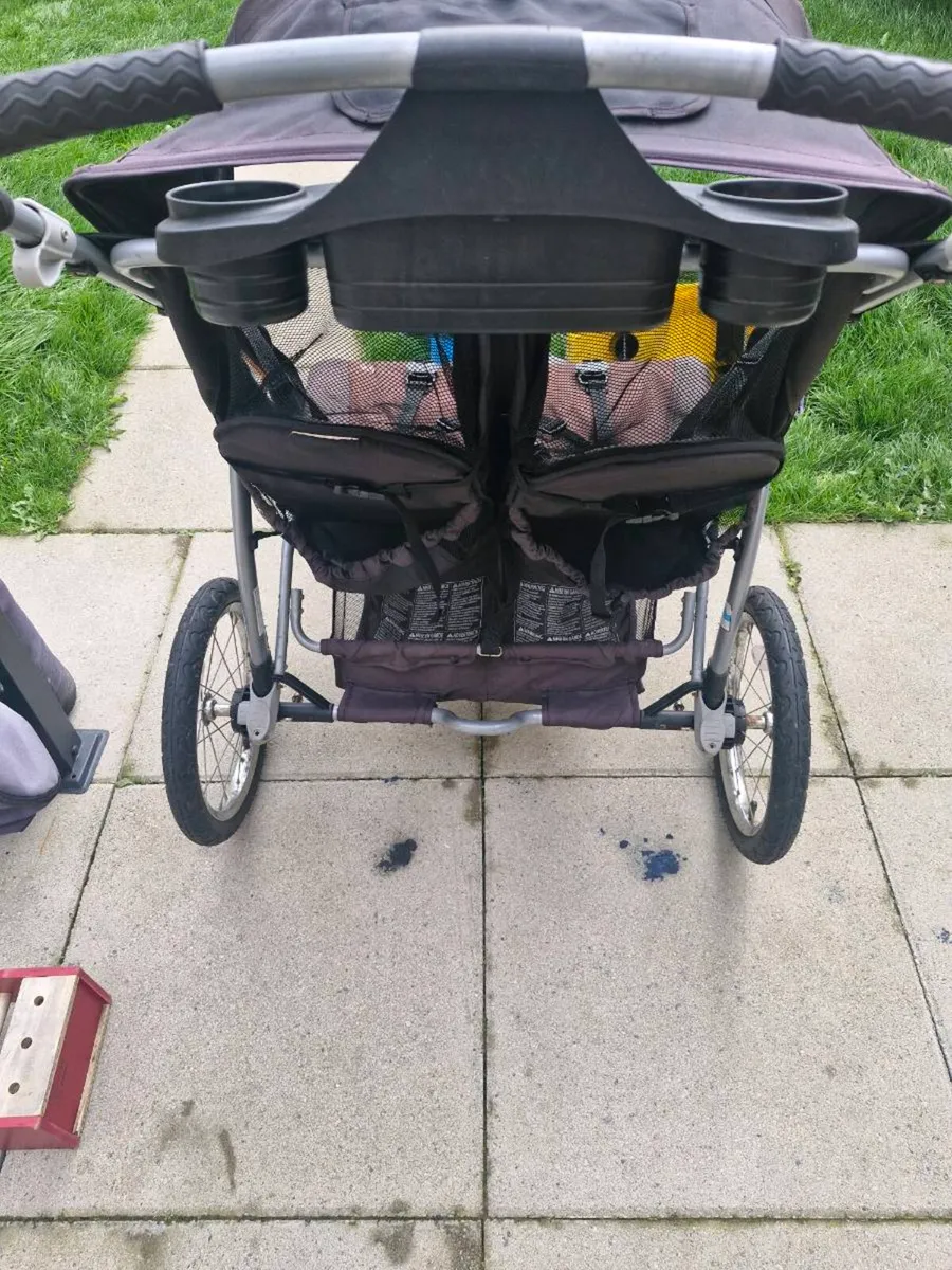 Double jogging stroller - Image 3