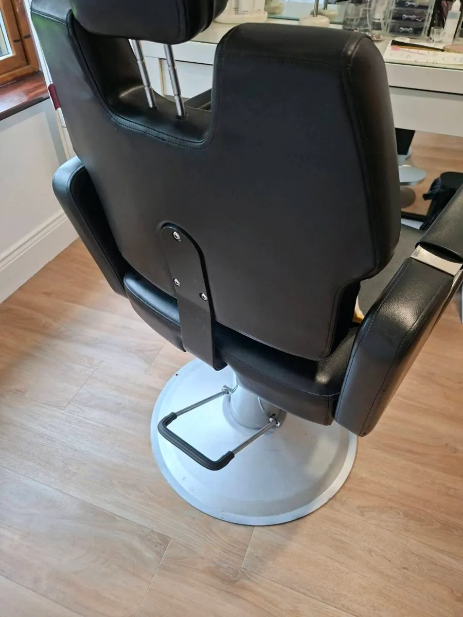 Barber Chair - Image 3