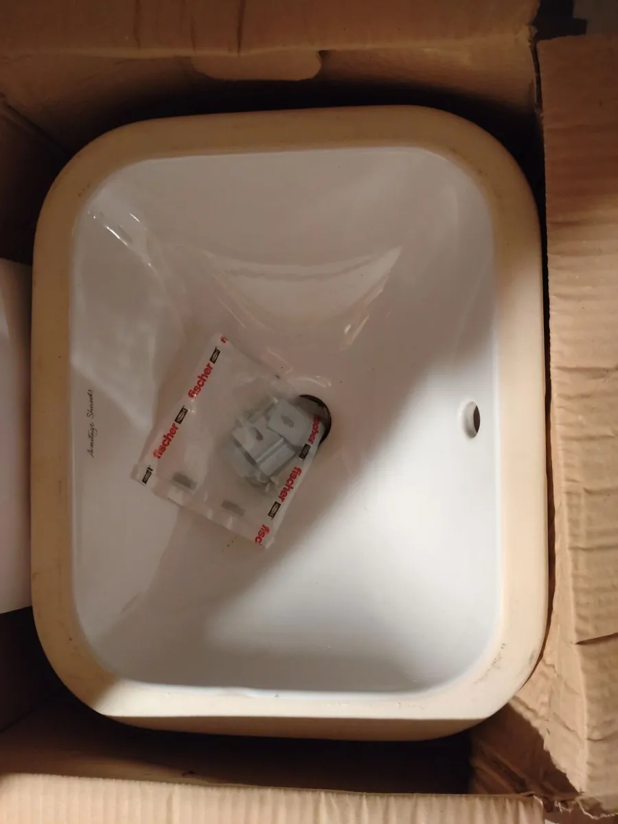 New Armitage Contour 21 undermounted basin - Image 3