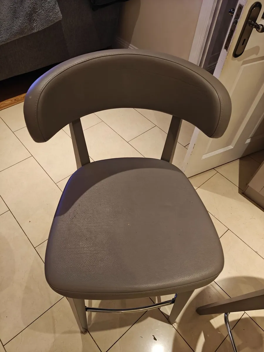 Kitchen Island - Image 2