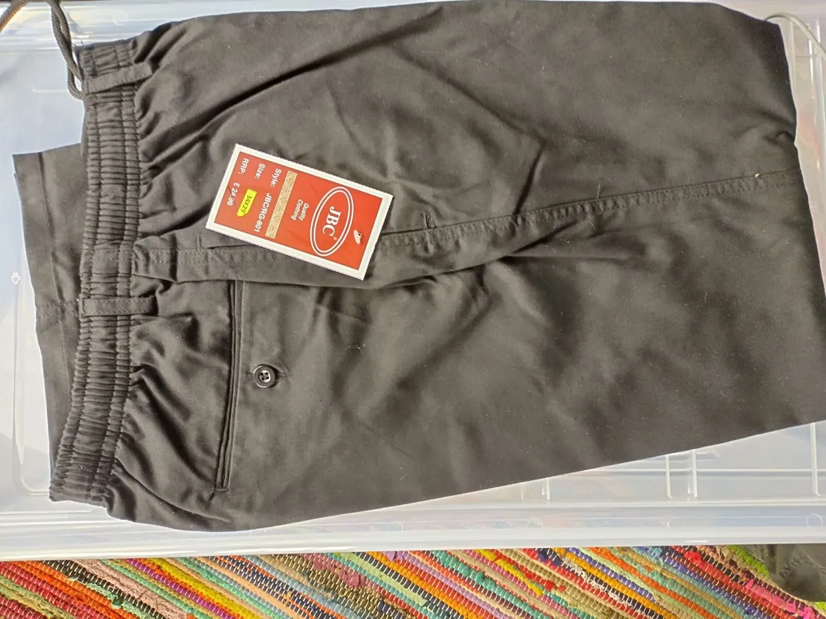 Mobile clothing shop stock - Image 4