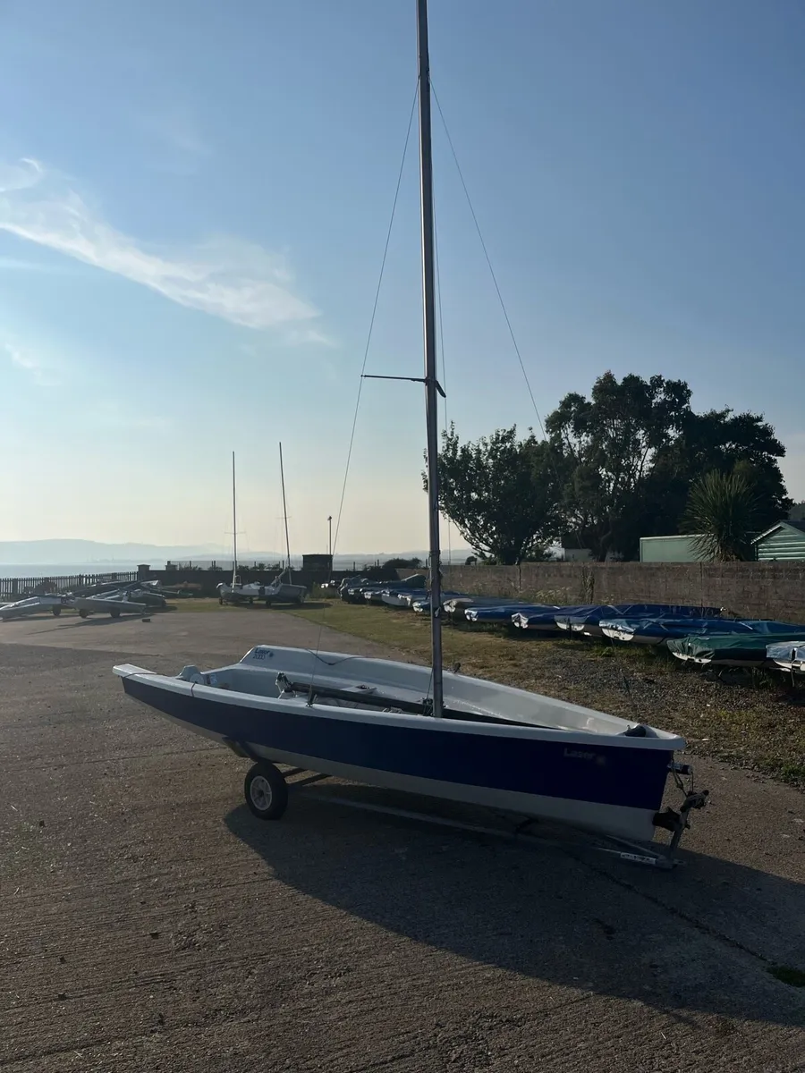 Laser 2000 sailing boat - Image 1