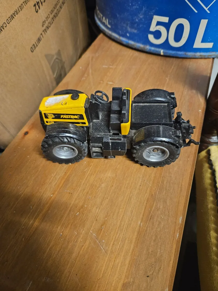 Britain's Fastrac Tractor - Image 2