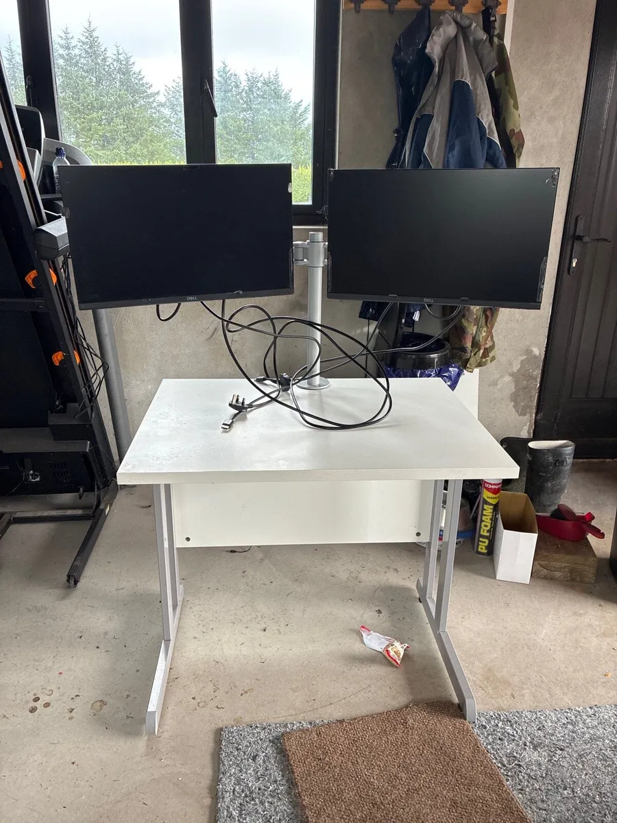 Computer monitors - Image 1