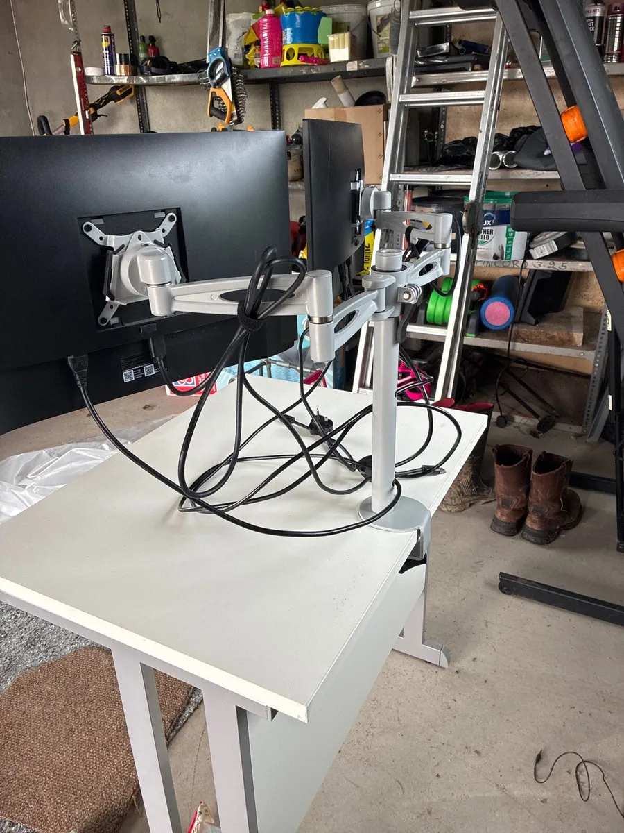 Computer monitors - Image 2