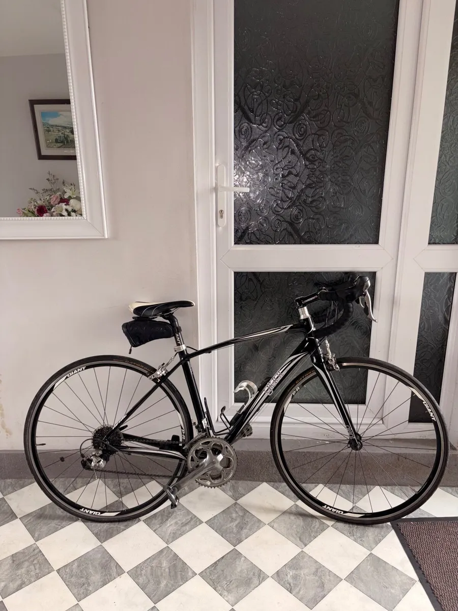 Giant OCR 3 road bike - Image 1