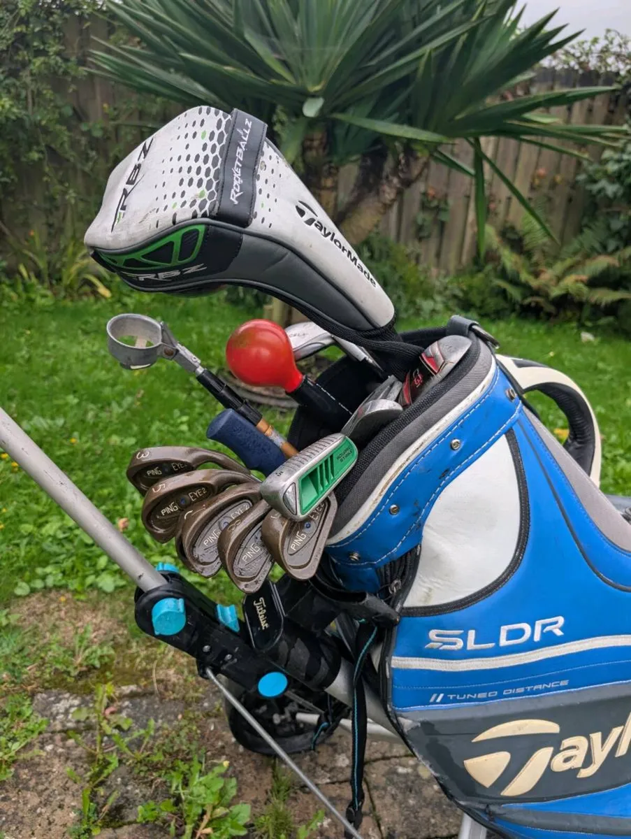 Fully loaded Stunning set of Golf clubs & trolley - Image 2