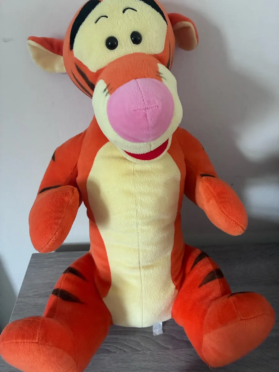 Large Winnie the Pooh tigger - Image 1