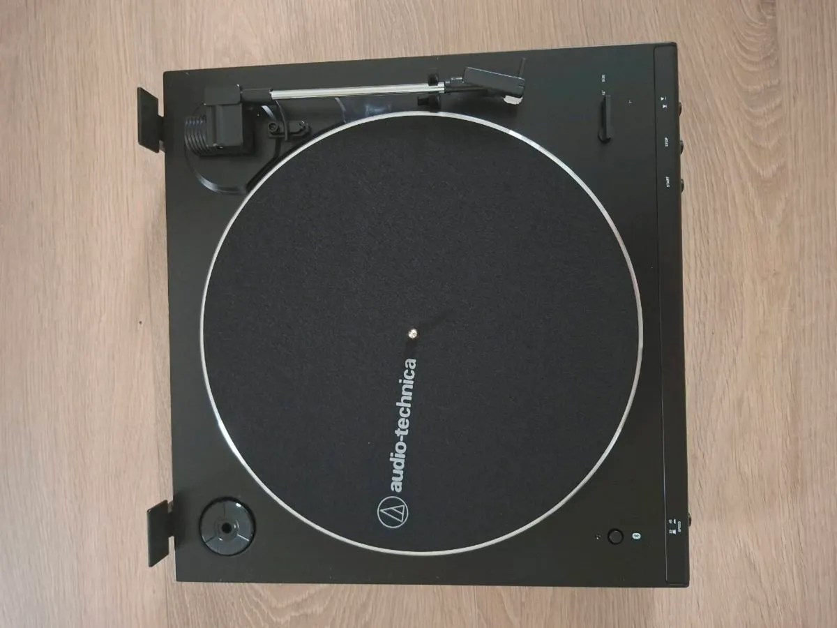 Audio-Technica AT-LP60XBT Bluetooth Turntable - Image 2