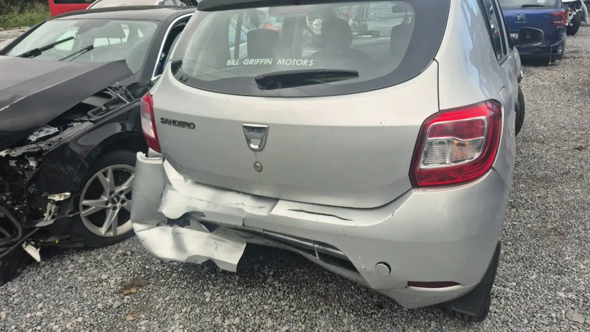 Damaged cars Audi c4 discovery dacia  focus - Image 4