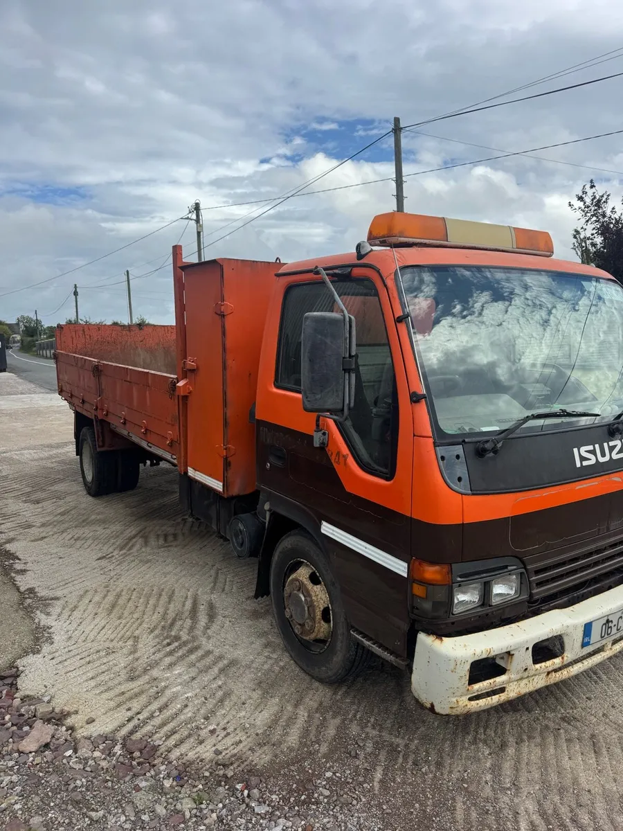 Isuzu NQR Tipper - Image 1