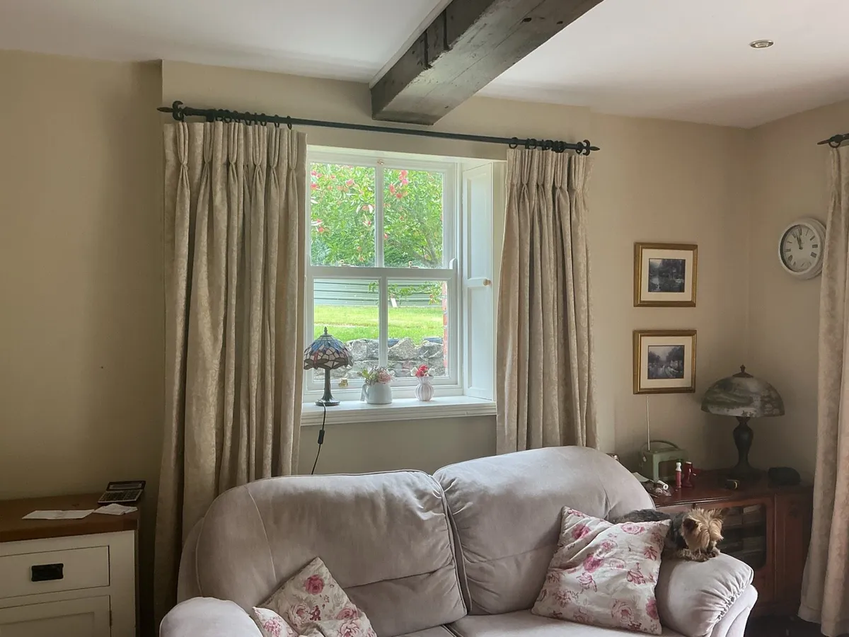 Curtains - Image 2