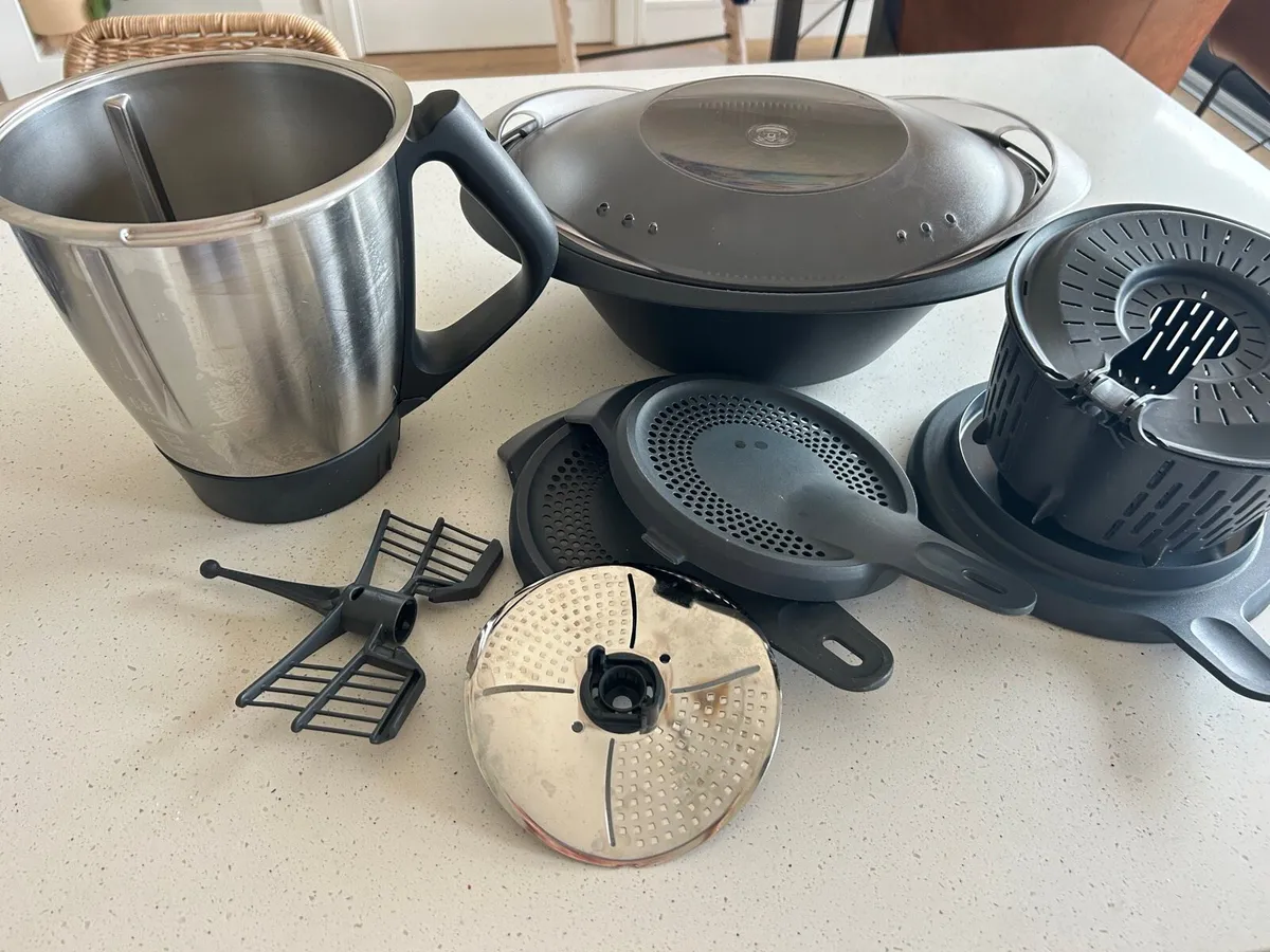 Thermomix TM6 + Extra Mixing Bowl – €600 - Image 1