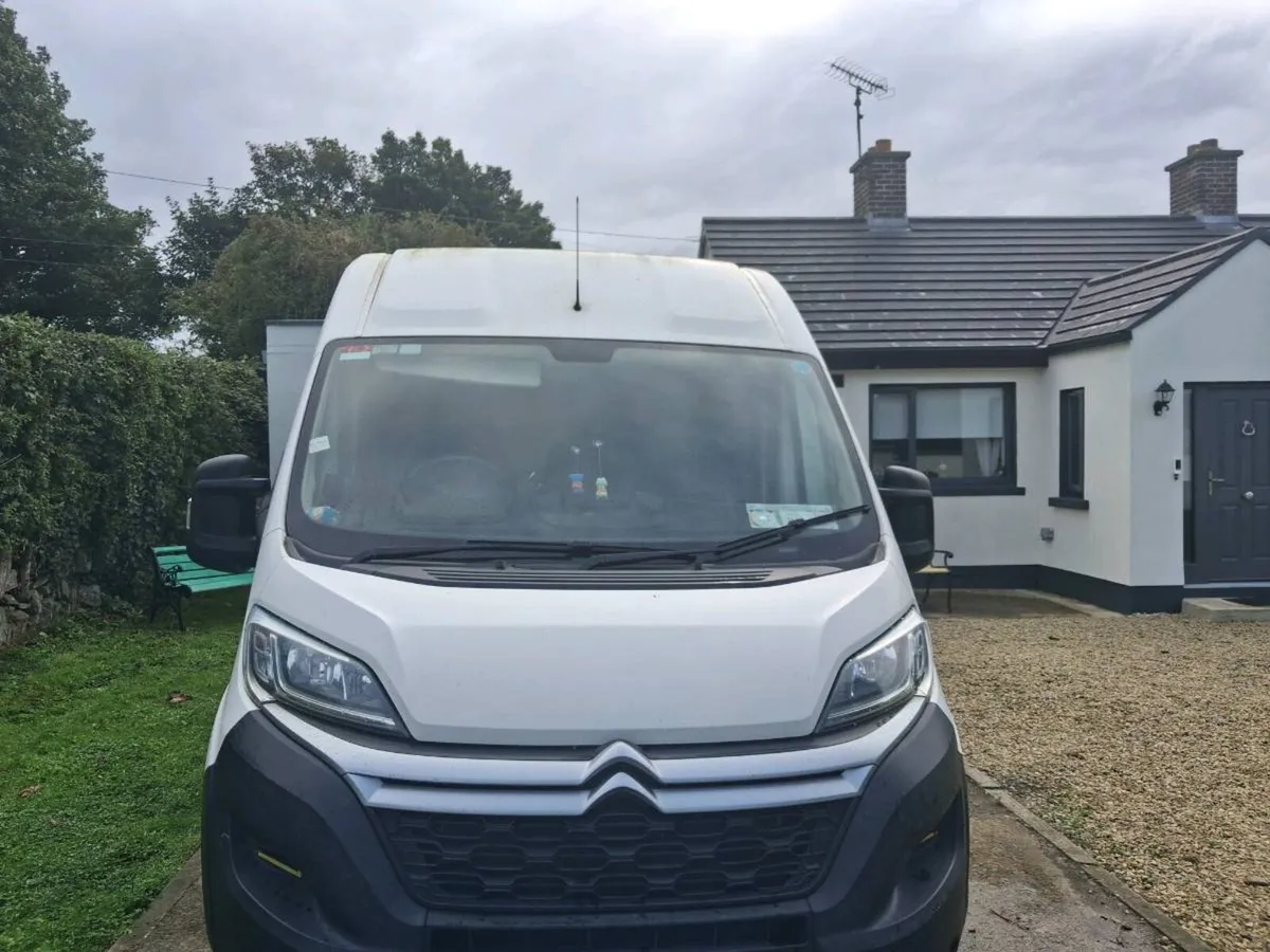 Van - Image 2