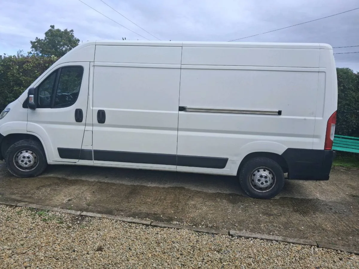 Van - Image 3