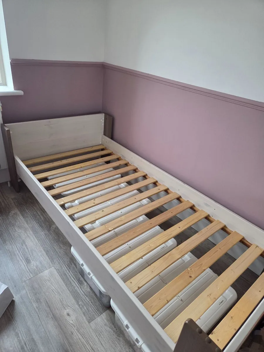 Single bed frame - Image 1