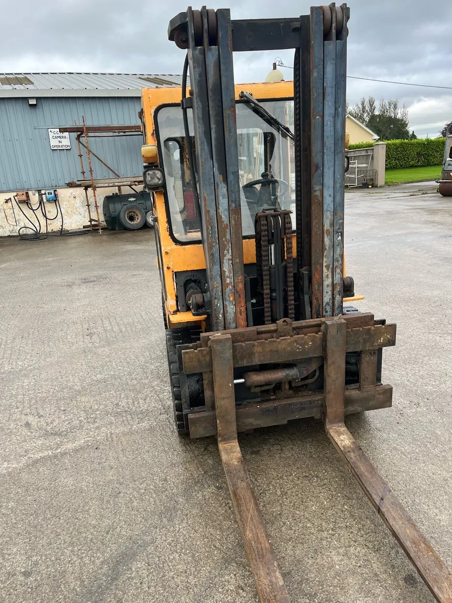 3-5 ton forklift - Image 4