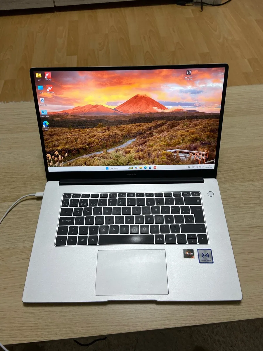 Huawei Laptop Ryzen 5 8/256 - Image 1