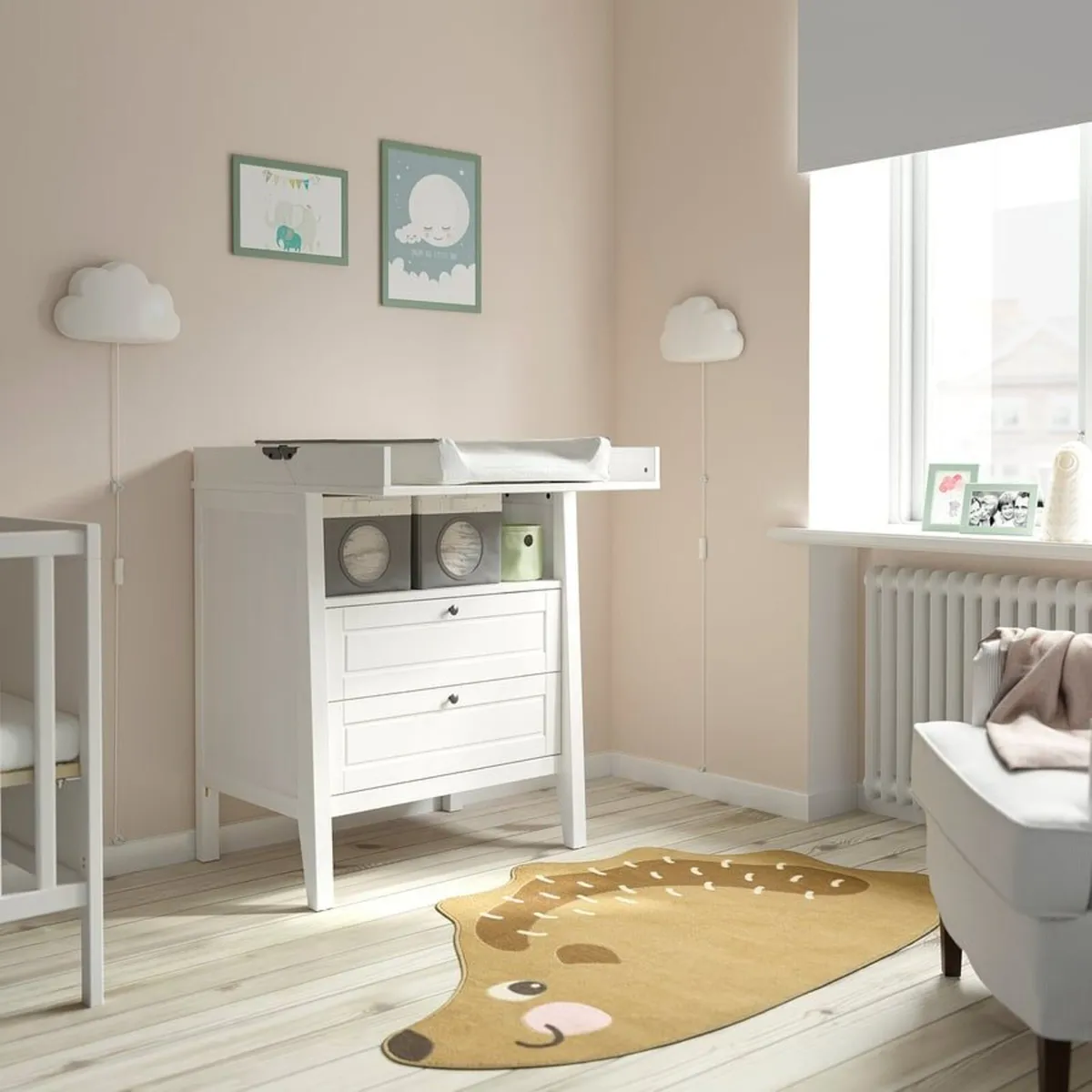 Changing station - Image 3