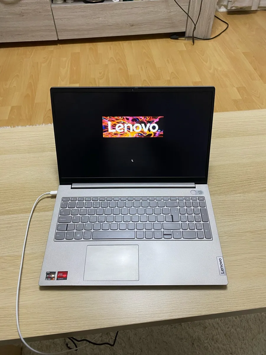 Lenovo Ryzen 5 16/256 windows 11 - Image 1