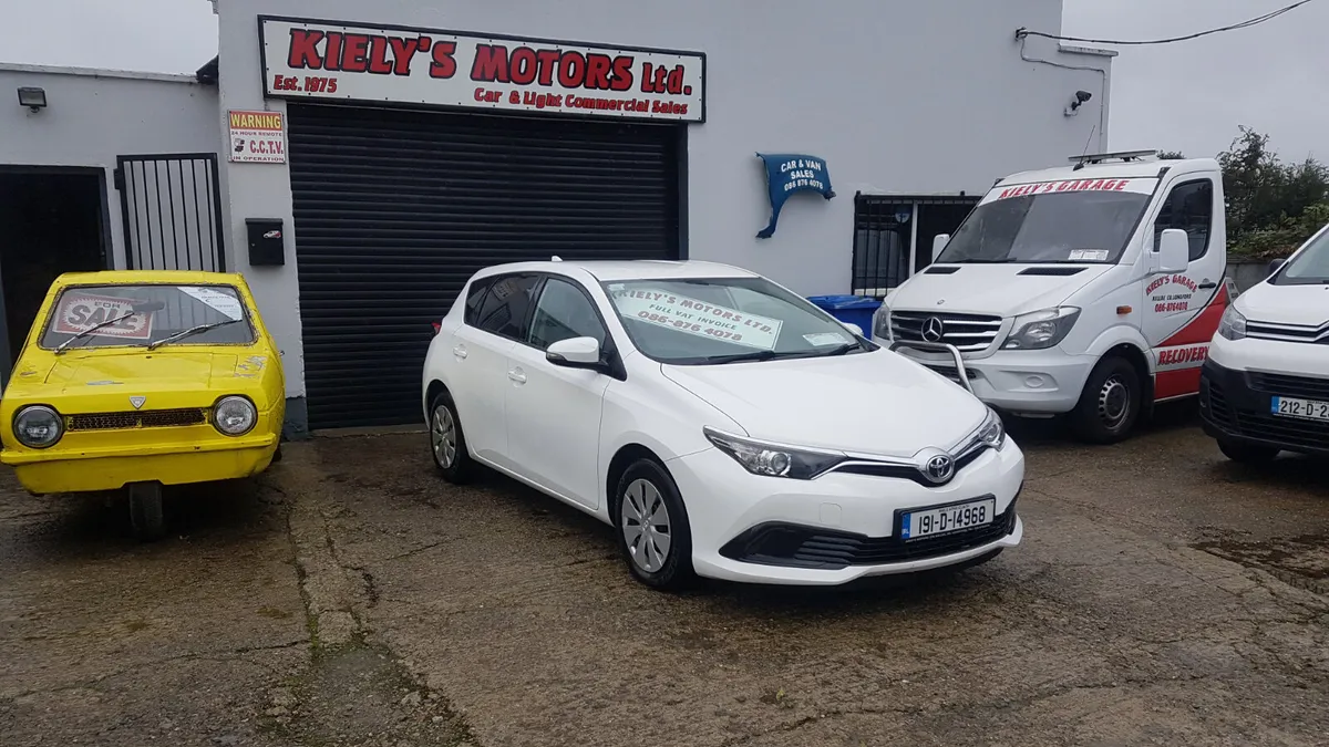 Toyota Auris VAN 191D LOW KM  MINT VAT INVOICE