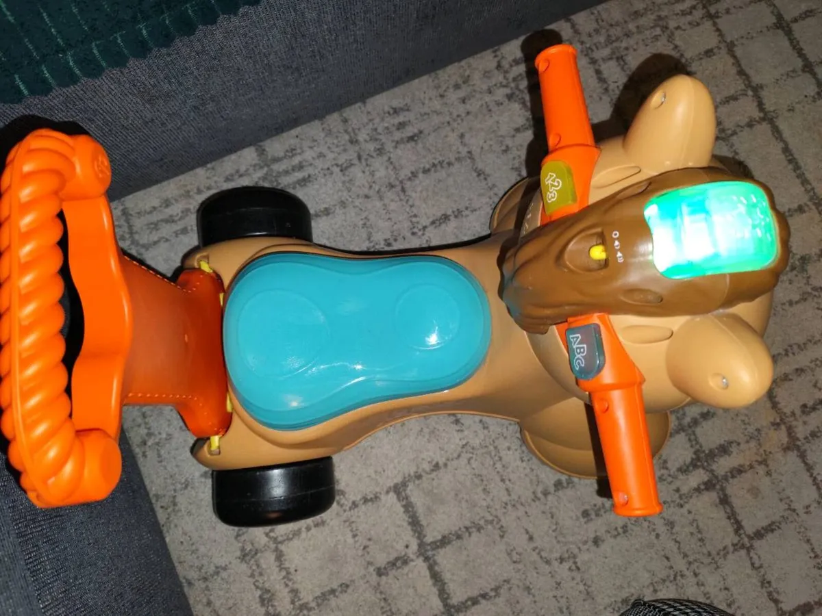 Walker and ride on horse - Image 3
