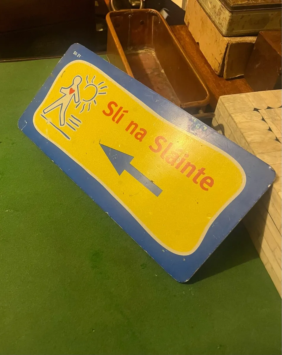 Vintage Sli Na Slainte Sign - Image 1