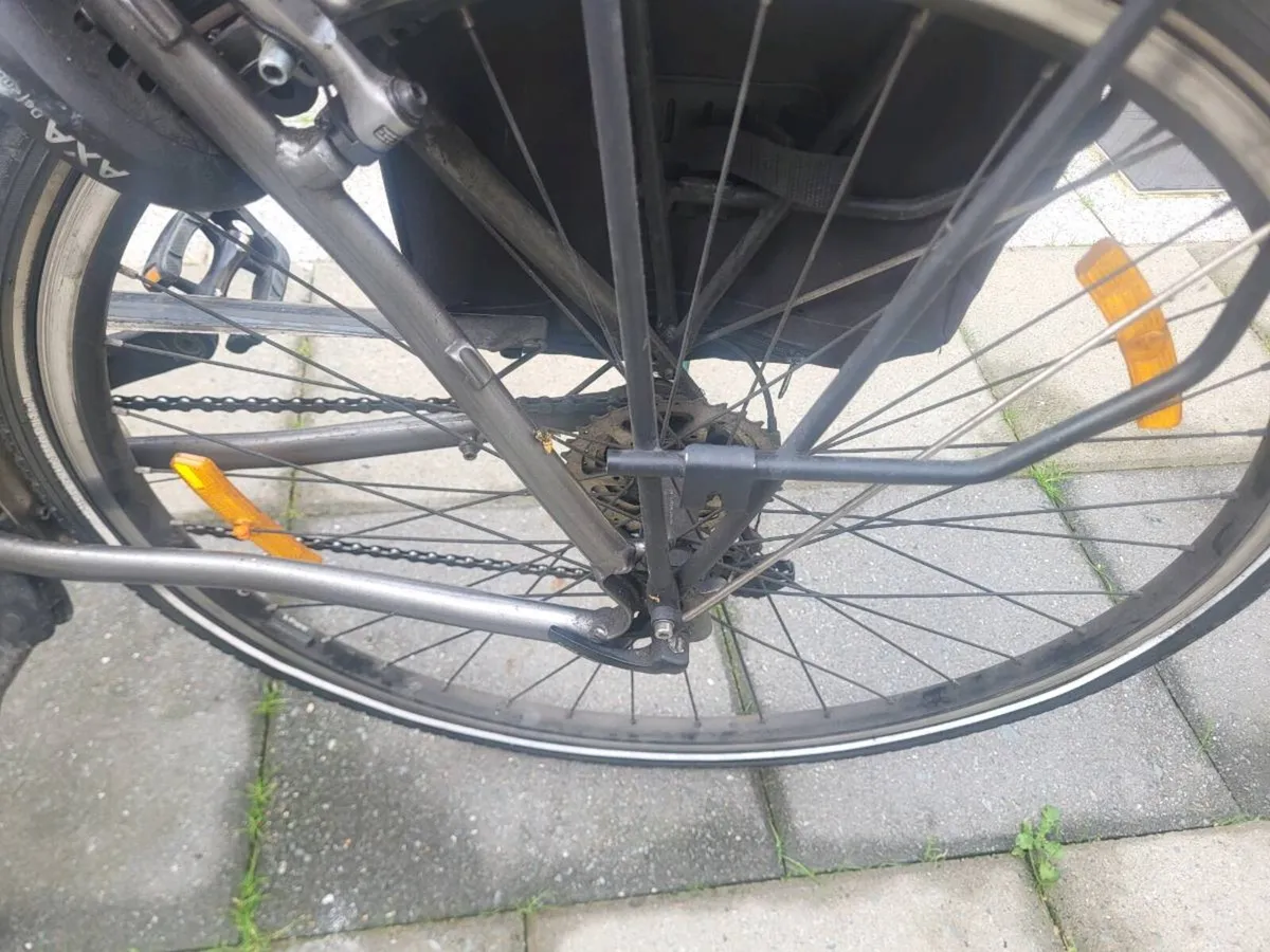 hybrid bike - Image 1