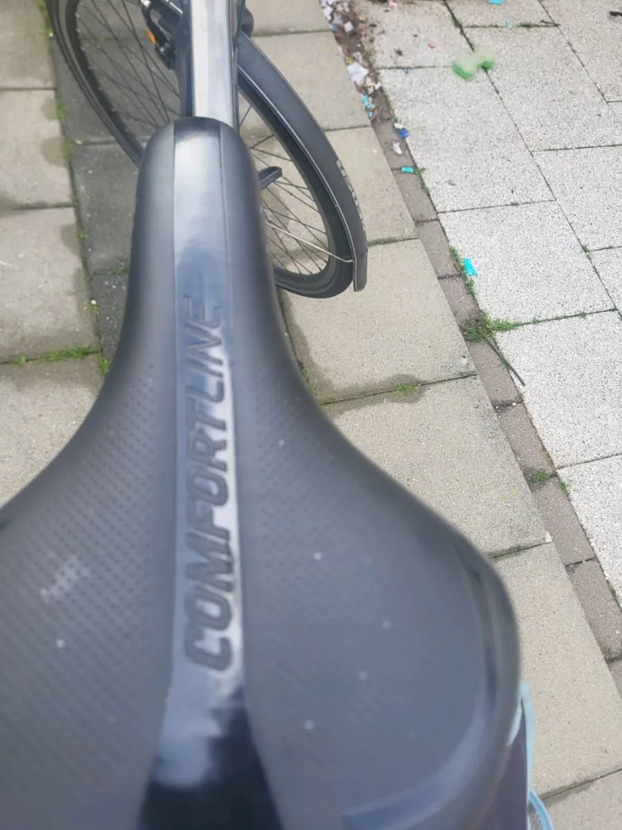 hybrid bike - Image 3
